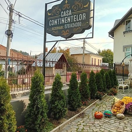 Casa Continentelor 호텔 큼풀룬그 외부 사진
