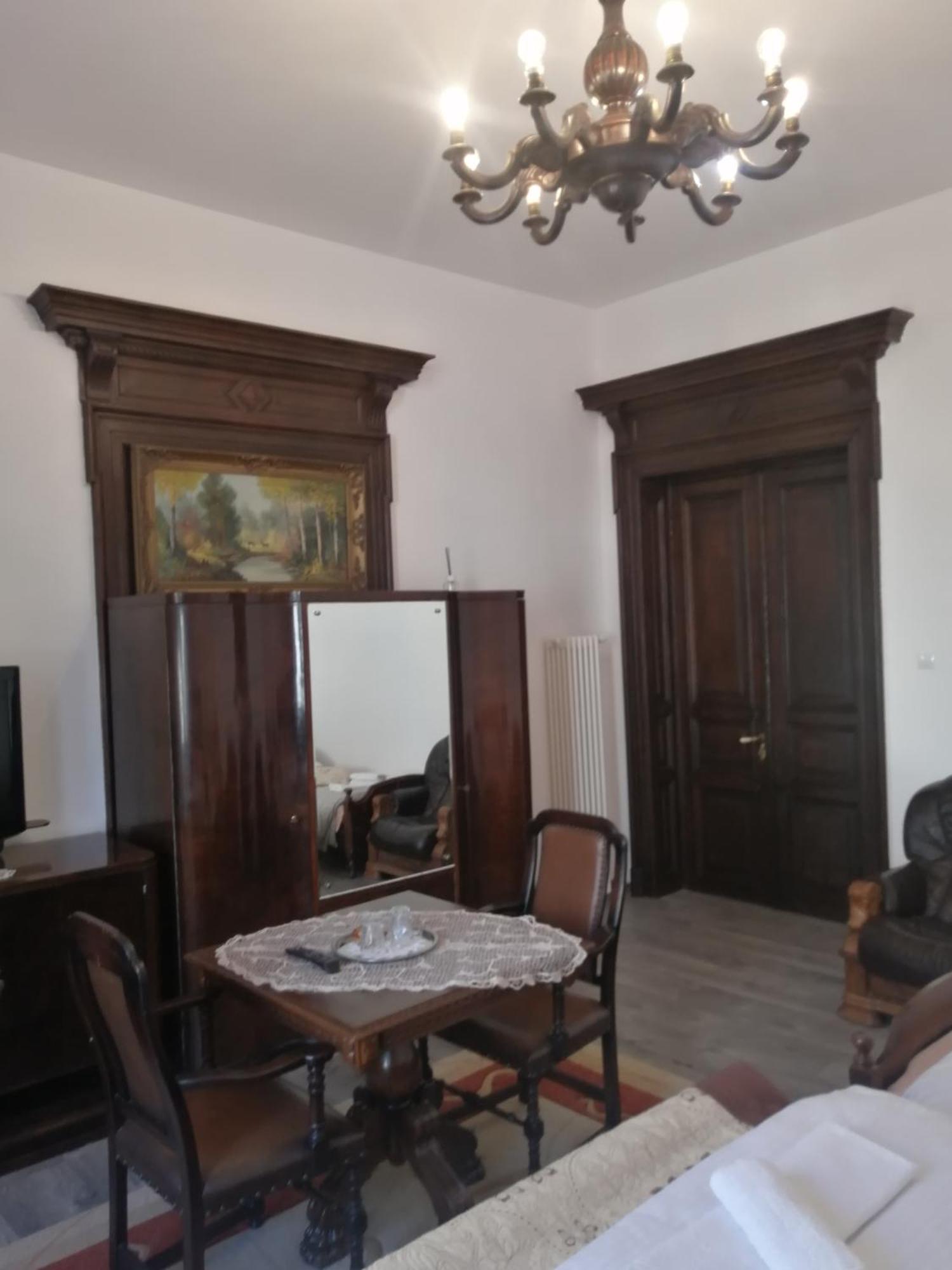 Casa Continentelor 호텔 큼풀룬그 외부 사진