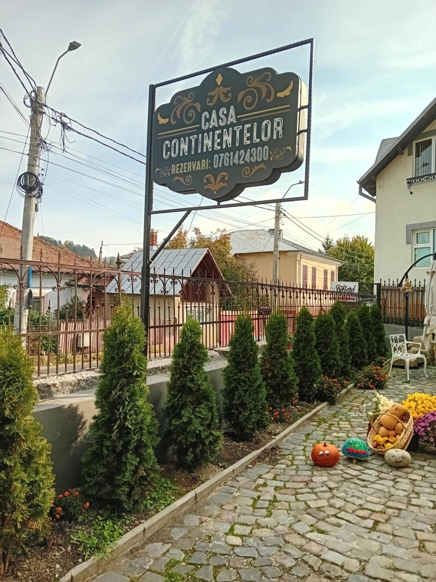 Casa Continentelor 호텔 큼풀룬그 외부 사진